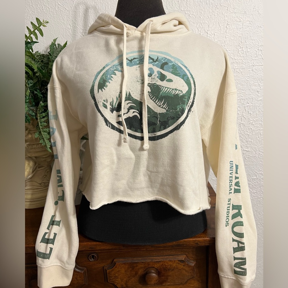 Universal Studios Jurassic Park cropped sweatshirt Let ‘Em Live Let ‘Em Roam